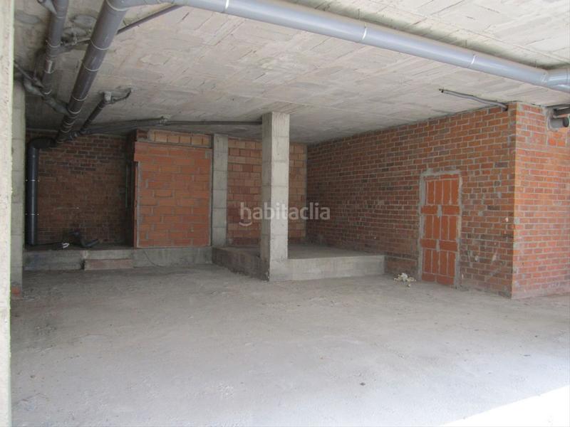 Foto c6fb775f-0253-4617-86c9-e0c9fcffb977. Lloguer local comercial a carrer de bernat boades 76 a Girona