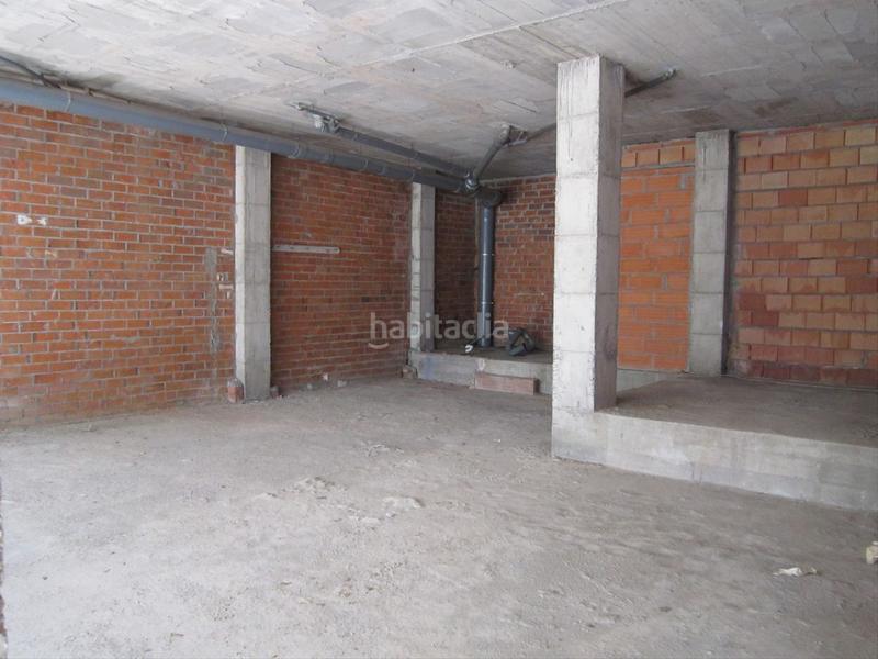 Foto ce45f530-f2ca-4adb-b6e9-fb366ae53c1d. Location local commercial dans carrer de bernat boades 76 dans Girona