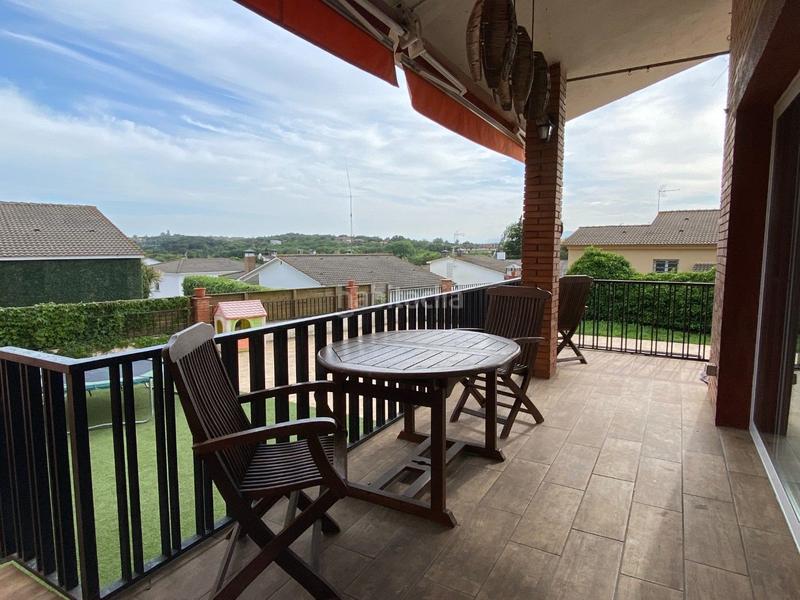 Foto 0e9c8771-38bc-4233-9bce-70f812009d50. House with fireplace heating parking pool in Montilivi Girona