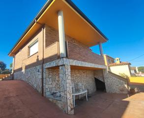 Chalet in Caldes de Malavella. Casa independiente en la urbanización aigues bones