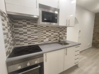 Ground floor in Carrer d'anselm clavé 10. Planta baja en venta totalmente reformada.