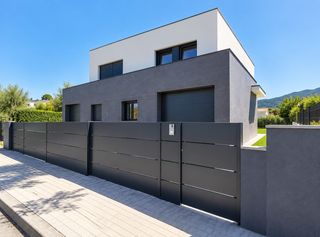 Doppelhaus in Carrer pintor solives 166. Casa de obra nueva en el pla de l'ametller