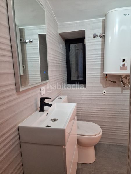 Foto a1bac58e-41bc-4dbb-b2b4-58b10475a6d3. Local comercial a Raval Barcelona