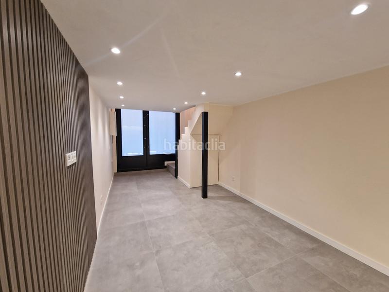 Foto c9807ccc-ade1-4ad8-bb37-60b173c2dc00. Local comercial en Raval Barcelona