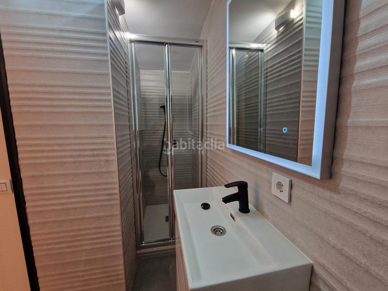 Foto cdc3d438-6db7-492c-ab57-e2a22b3c64ae. Local comercial en Raval Barcelona