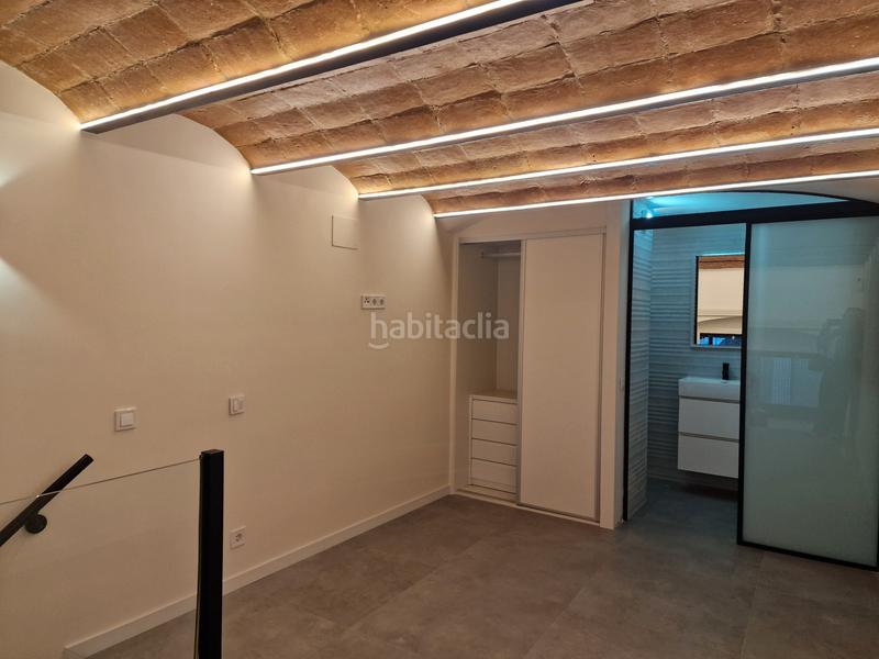 Foto a492fb20-84f6-4599-a7d0-56a3a1bfb745. Estudi a Raval Barcelona