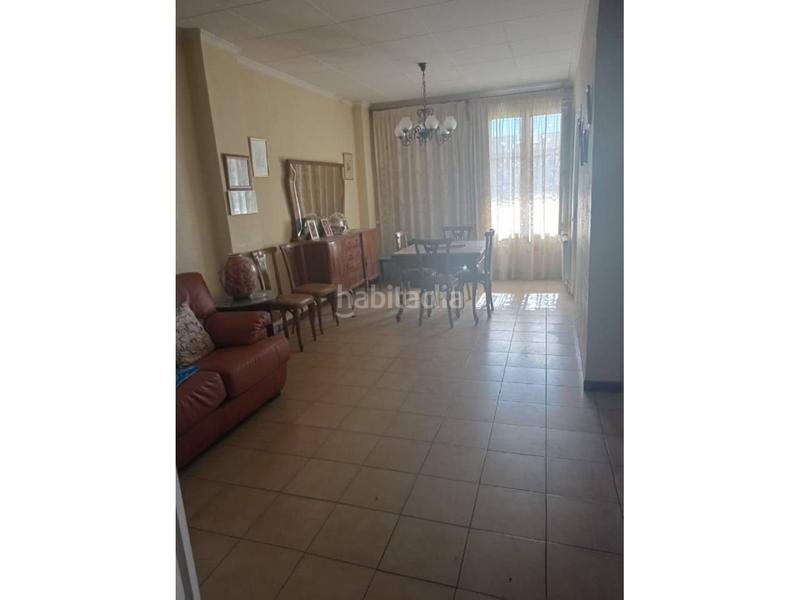 Foto 724dbcd4-153d-4e80-862c-b33ca5811b92. Edifici a Almacelles