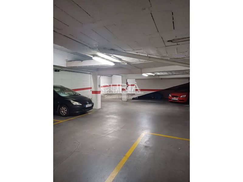 Foto 4cff6b95-cf98-4f65-8f81-e656bab3f2d1. Alquiler parking coche plaza de parking en alquiler para moto en Lleida