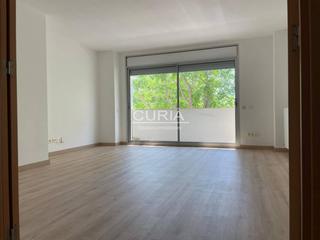 Piso en Mariola. Soleado piso en gardeny con parking y trastero incluido