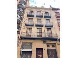 Edifici a Príncep de Viana-Clot-Xalets Humbert Torres. Edificio a rehabilitar con caja ascensor, bigas reforzadas y pos