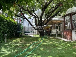 Casa adossada a Rossell. Venta de una casa adosada en rossell