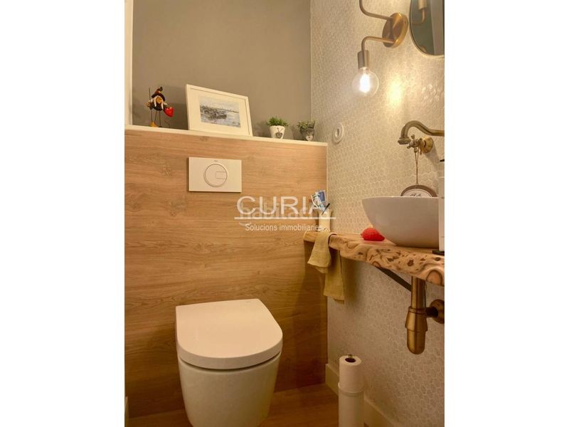 Foto 1ae503a1-ea7d-4548-907b-74da9483ca08. Alquiler piso alquiler piso para pareja reformado zona rambla catalunya con terraza agua y basuras incluidas en Lleida
