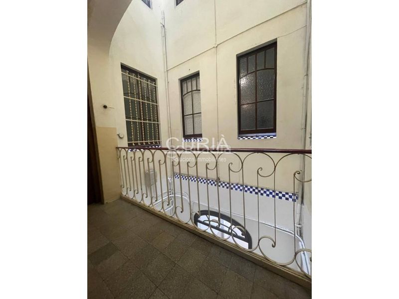 Foto 502c8112-ae6d-4b84-85df-14a58a09ede8. Alquiler piso alquiler piso para pareja reformado zona rambla catalunya con terraza agua y basuras incluidas en Lleida
