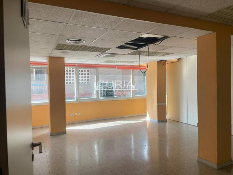 Foto 0d3898fd-0dab-425e-86bc-2a32db5da512. Locale commerciale in Príncep de Viana-Clot-Xalets Humbert Torres Lleida