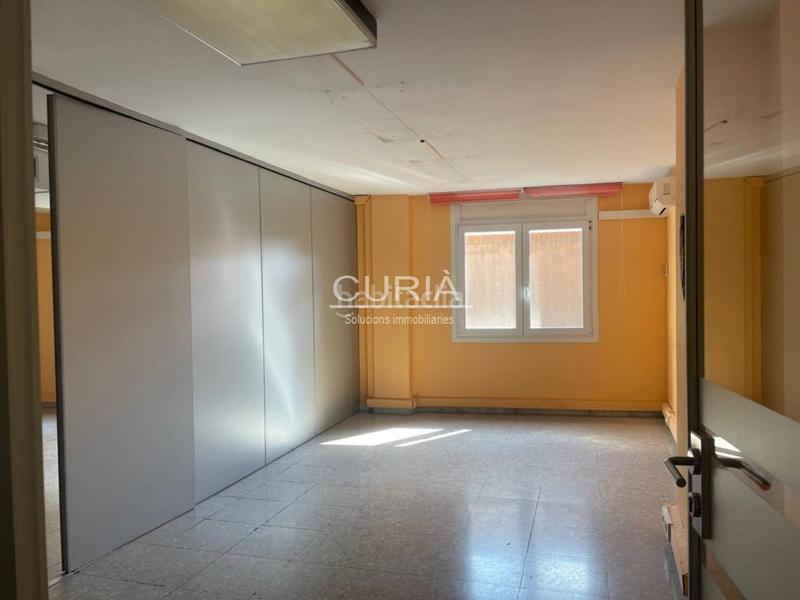 Foto b5191f57-acde-4313-b2af-b74915259cfe. Locale commerciale in Príncep de Viana-Clot-Xalets Humbert Torres Lleida