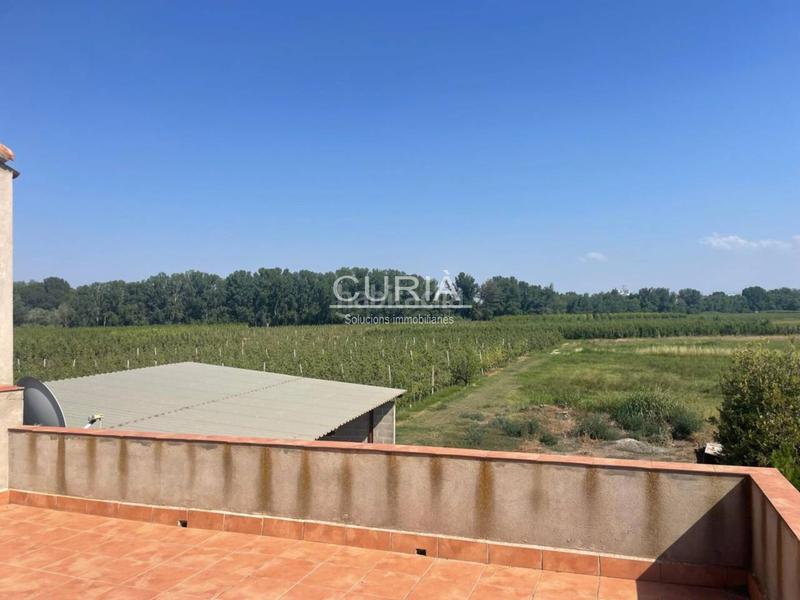 Foto c28de01f-1ec9-4345-aaf9-372429addd2b. Chalet con riscaldamento parcheggio in Llívia Lleida