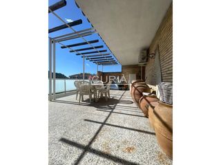 Duplex in Instituts-Universitat. Atico duplex en zona instituts con vistas