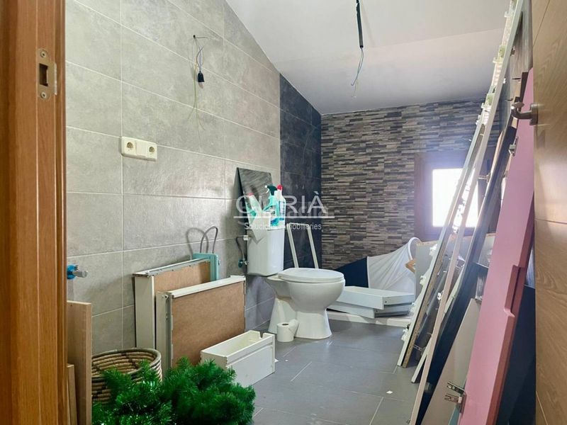 Foto 06262822-f249-4703-a08f-e625e69caf27. Casa amb calefacció aparcament a Menàrguens