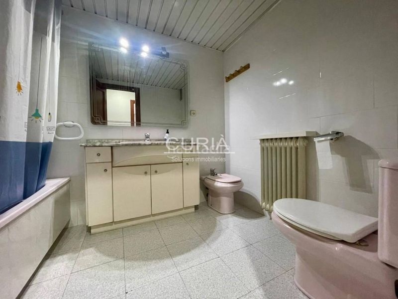 Foto 2cb93ab2-7035-4304-8599-367834861d1d. Pis amb calefacció a Joc de la Bola - Camps d'Esports Lleida