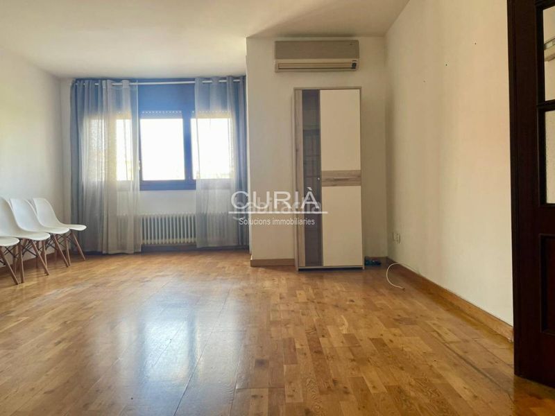 Foto 3bda310d-e807-4f82-854c-b6c6e37f3251. Pis amb calefacció a Joc de la Bola - Camps d'Esports Lleida