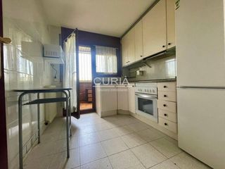 Pis a Joc de la Bola - Camps d'Esports. Piso a reformar en zona alta