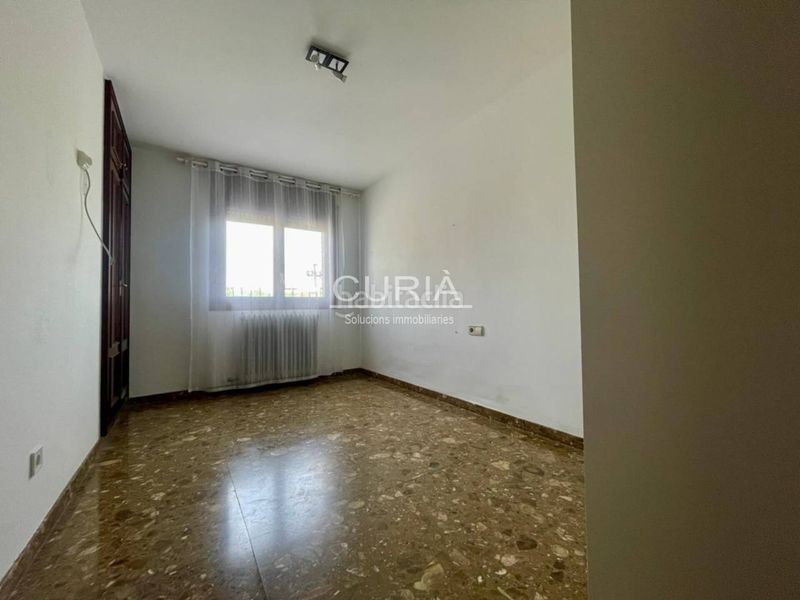 Foto f22b3ccc-c233-46ae-bc6a-c6aa5dc04a76. Pis amb calefacció a Joc de la Bola - Camps d'Esports Lleida