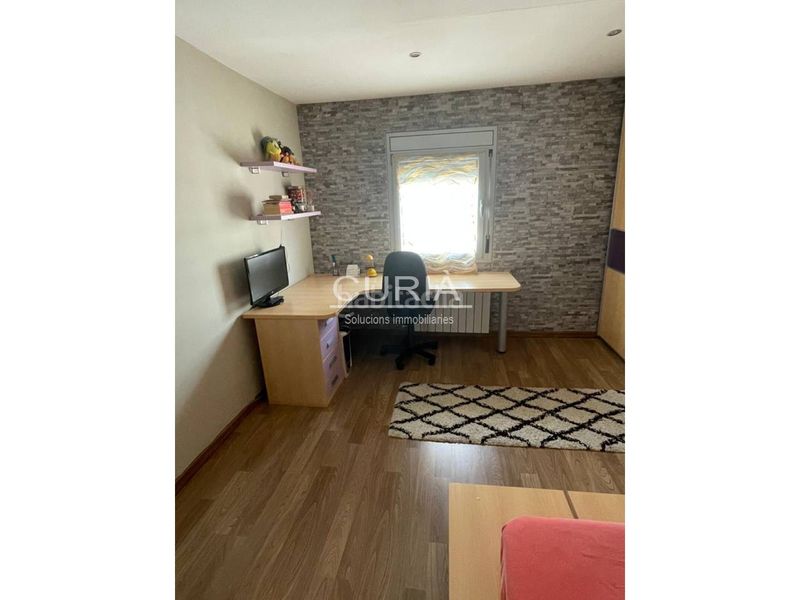 Foto fa5c9a7e-2722-4f27-b49f-3ab1db680aaf. Apartament amb calefacció a Centre Històric Lleida