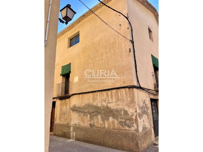 Foto 8ab7c76f-429e-4d51-8e0a-8f2cfc129e8c. Casa amb calefacció aparcament a Barbens