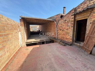 Casa a Vilanova de la Barca. Venta de casa a rehabilitar en vilanova de la barca