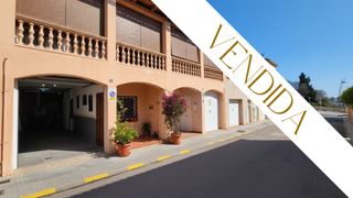 Casa adosada en Carretera ribes 11. Casa en venta en la garriga con terrazas, buhardilla, garaje dob