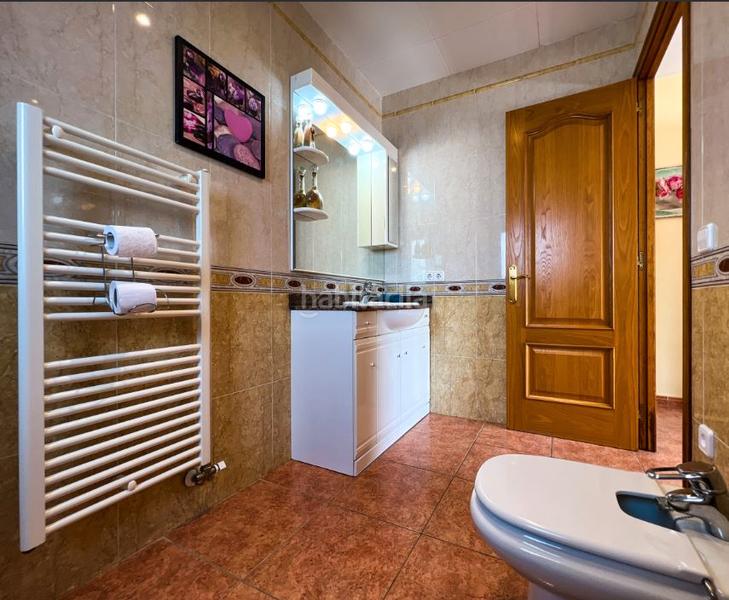 Foto 53a9b0c8-22c8-4831-8aa9-82e66446f4f9. Xalet amb calefacció aparcament piscina a terrabrava - Tordera parc Tordera