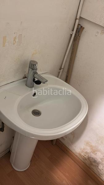 Foto 48d52325-d8cd-47de-ae37-aa9057498f15. Alquiler local comercial como nuevo. centro total. salida de humos en Mataró