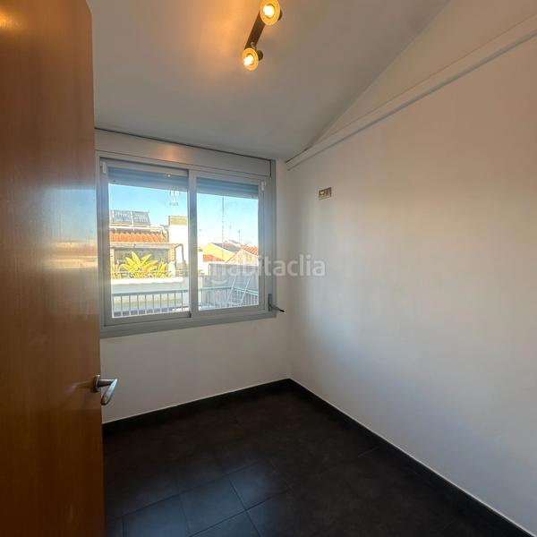 Foto 0a8d648f-b8ae-4316-a7ab-b4406ebf235b. Zweistöckige wohnung mit heizung in Centre Mataró