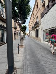 Lloguer Local Comercial  Carrer unió. Local a estrenar. con salida de humos