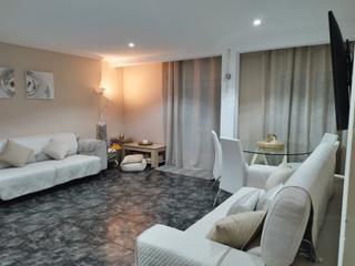 Erdgeschoss  Carrer doctor emili masriera. Tres habitaciones. reformado como nuevo