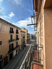 Attique  Carrer d'argentona. Tres habitaciones. centro total
