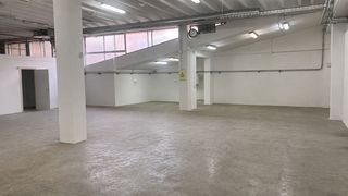 Nau industrial a Carrer Carrasco i Formiguera 24