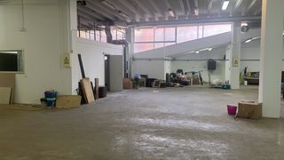 Capannone industriale  Carrer carrasco i formiguera 24. Nave industrial diáfana, con montacargas y doble acceso
