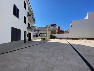 Location Local commercial  Tint. Alquiler de local comercial en sant pol de mar
