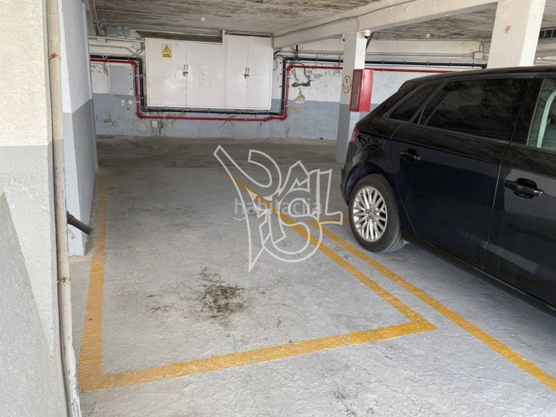 Foto d16a6955-97e3-4d2b-8b78-2373cf52f095. Rent car parking in Canet de Mar