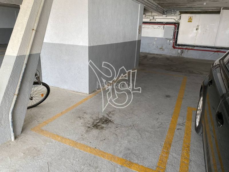 Foto d9fdb291-7b9b-49b5-96f1-24ad4cf0d945. Rent car parking in Canet de Mar