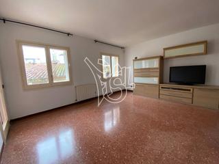 Rent Flat in Canet de Mar. Piso semi amueblado