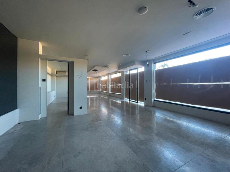 Foto 5236f870-ad8f-45e3-a5d9-96e7ef0b46bb. Rent business premise in Avinguda Catalunya Palamós