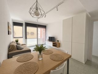 Lloguer Apartament  Carrer orient. Apartament al centre de la població a 60 metres de la platja.