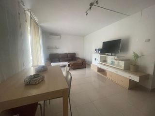 Affitto Appartamento  Carrer rosselló. Pis de 3 habitacions en lloguer – sense mobles