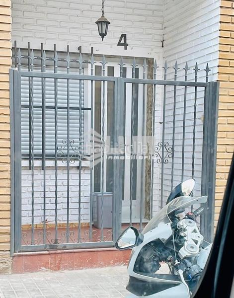 Foto b635bcee-18e5-43d7-b749-e7705d3f32f9. Pis a Avenida de Abril-9 de Octubre Sagunt