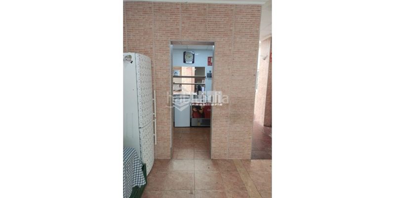 Foto 3aff72c8-6332-4a6c-9b8a-d2c99aaa551a. Local comercial a Avenida de Abril-9 de Octubre Sagunt