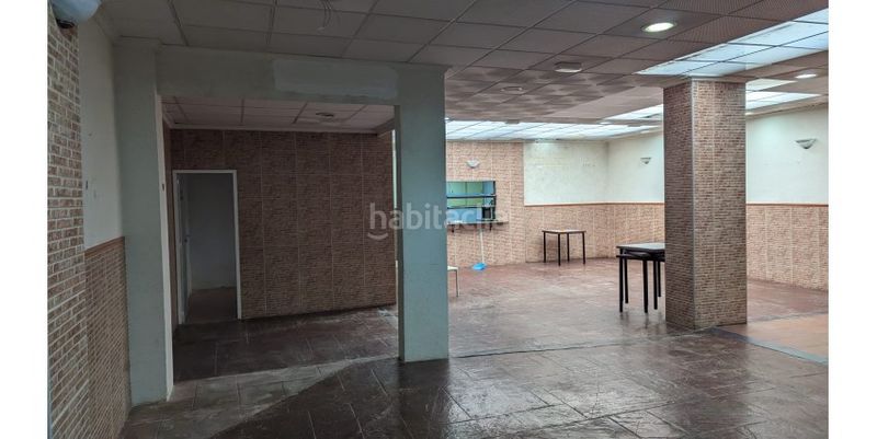 Foto 6d4dd61a-bed6-46f6-b9de-d1dfa61b186e. Local comercial a Avenida de Abril-9 de Octubre Sagunt