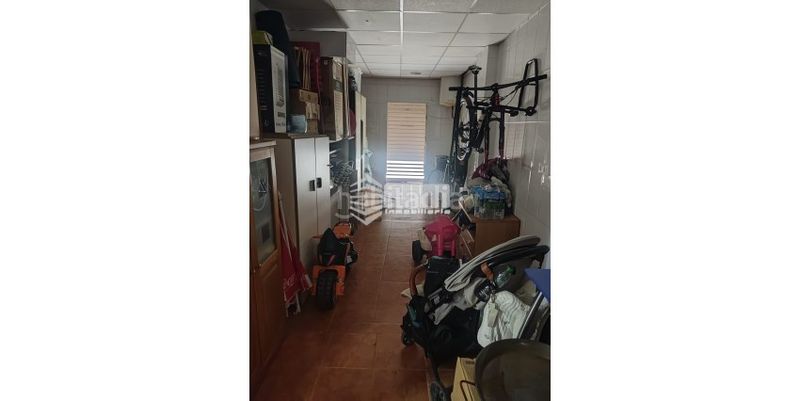 Foto 6ed0e8a8-3c8e-42be-8d00-410b813cc604. Local comercial a Avenida de Abril-9 de Octubre Sagunt