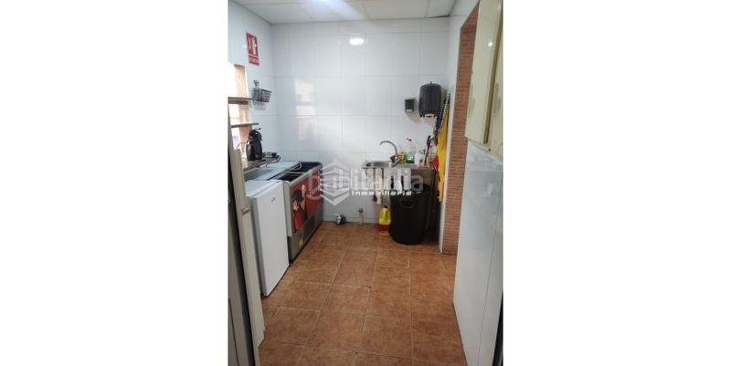 Foto cfbb78f6-c72e-4045-ac0c-9a2f88e21603. Local comercial a Avenida de Abril-9 de Octubre Sagunt